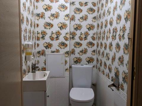 комерційна за адресою Кам'янецька вул., 118