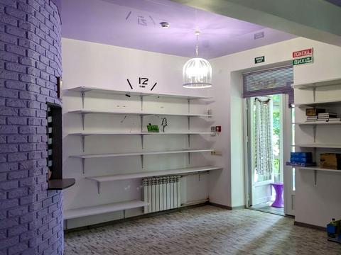 комерційна за адресою Кам'янецька вул., 118