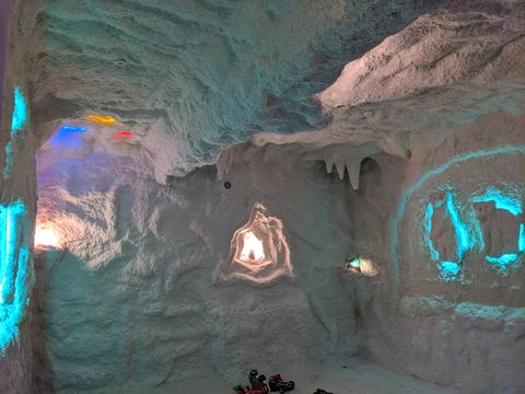 комерційна за адресою Кам'янецька вул., 118