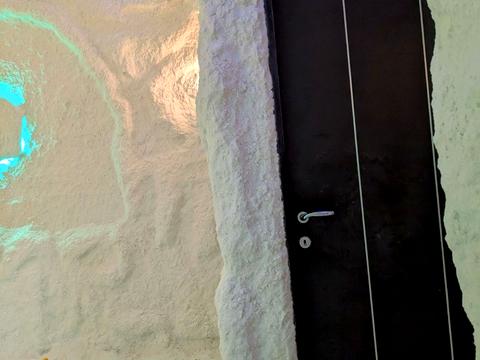 комерційна за адресою Кам'янецька вул., 118