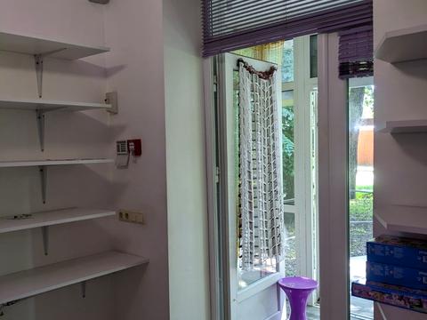 комерційна за адресою Кам'янецька вул., 118