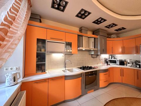 квартира за адресою Олександра Олеся вул., 20