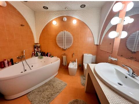 квартира за адресою Олександра Олеся вул., 20