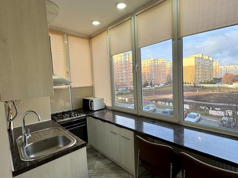 квартира за адресою Братська вул., 12