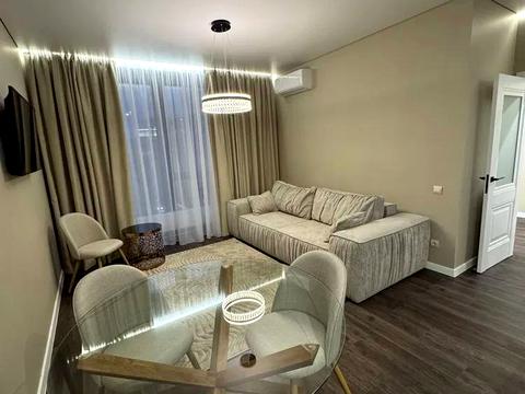 квартира за адресою Набережна Перемоги вул., (Будинок 1)