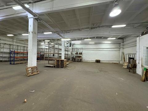 комерційна за адресою Максимовича вул., 8