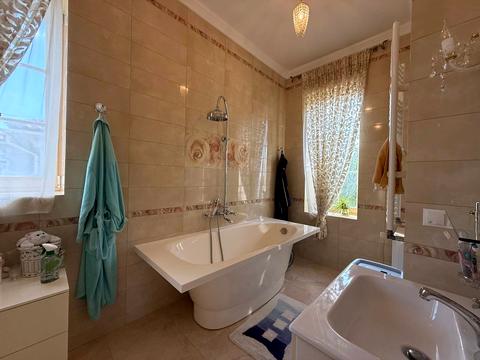 будинок за адресою Лазурна вул.