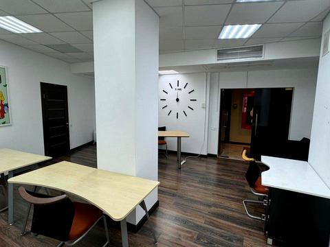 комерційна за адресою Бернардацці вул. (Красних Зір), 2а к2