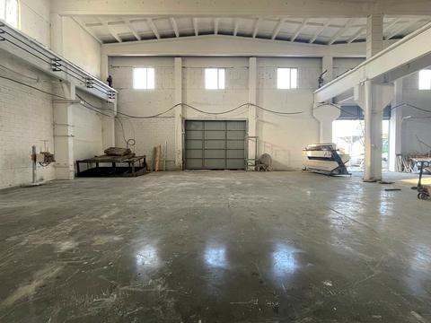 комерційна за адресою Локомотивна вул., 38