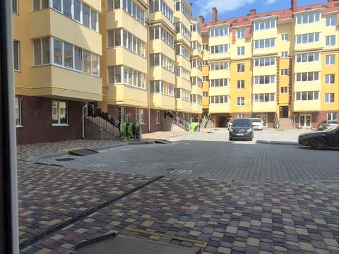 комерційна за адресою Тарасівська вул., 1