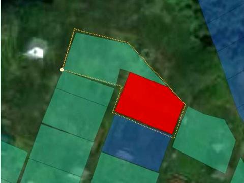 участок по адресу 