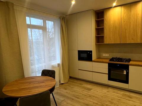 квартира за адресою Торф'яна вул., 21