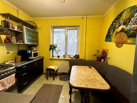 квартира за адресою Зенітного Полку вул., 83