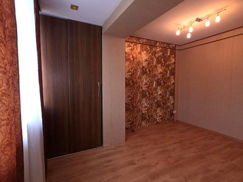 квартира за адресою Дніпро, Менахем-Мендл Шнеєрсона вул. (Мініна), 1