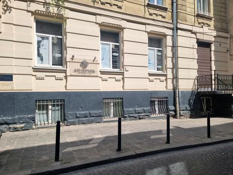 коммерческая по адресу Поповича ул., 2