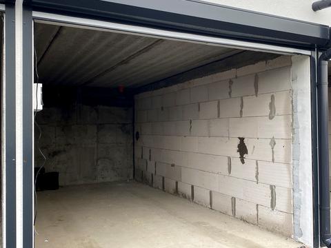 паркомісце за адресою Миколи Сингаївського вул. (Ново-Оскольська), 14в/1