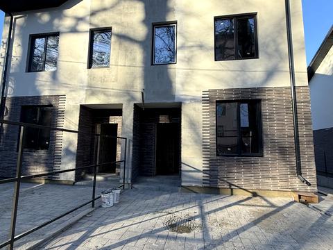 будинок за адресою Академіка Ромоданова вул. (Льва Толстого), 44