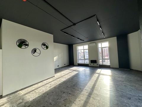 комерційна за адресою Ламана вул., 18