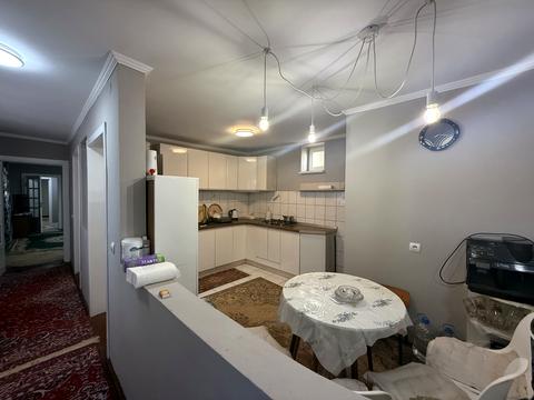 будинок за адресою Головна, 112