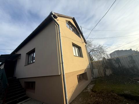 будинок за адресою Головна, 112