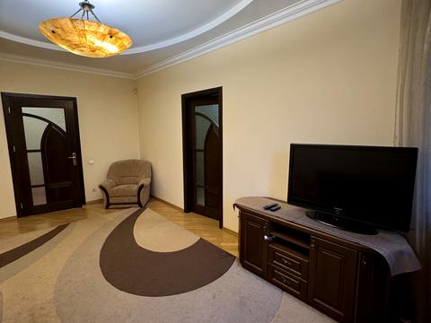 квартира за адресою Максима Рильського вул., 8