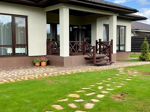 будинок за адресою Незалежності