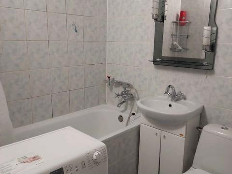 квартира за адресою Гната Хоткевича вул., 8