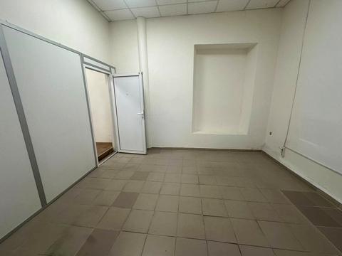 комерційна за адресою В'ячеслава Липинського вул., 12