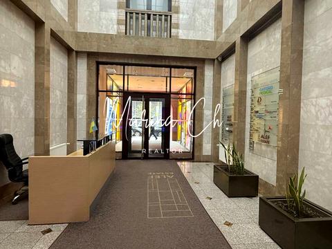 комерційна за адресою Королеви Єлизавети ІІ вул. (Глинки), 7