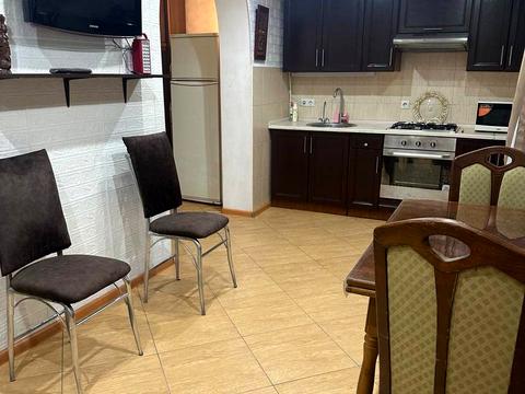 квартира за адресою Одеса, Небесної Сотні просп. (Маршала Жукова), 10-В