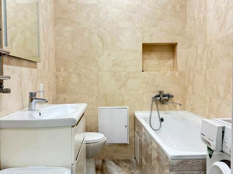 квартира за адресою Братська вул., 12