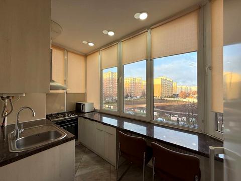 квартира за адресою Братська вул., 12