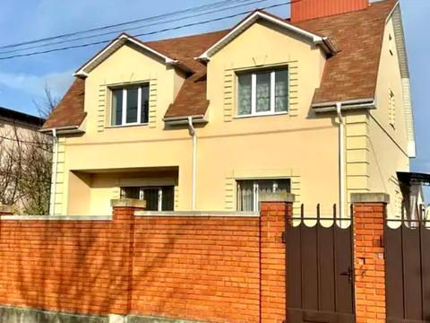 будинок за адресою Молодіжна