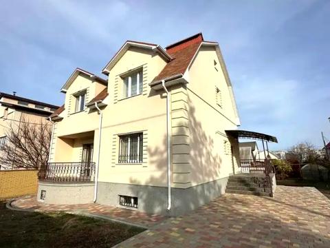 будинок за адресою Молодіжна