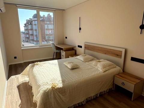 квартира за адресою Степана Бандери вул., 77-Б