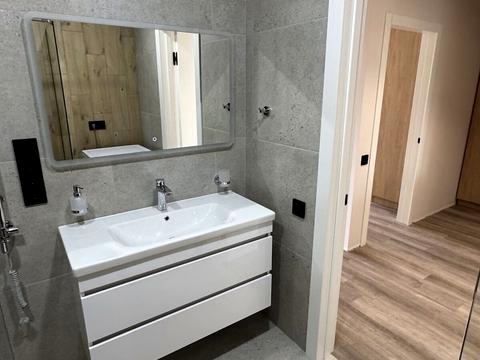 квартира за адресою Степана Бандери вул., 77-Б