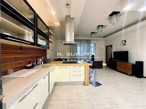 квартира за адресою Дмитра Яворницького просп. (Карла Маркса), 5