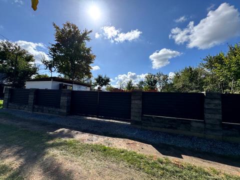 будинок за адресою Квітнева вул.