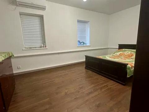 будинок за адресою Сухомлинського