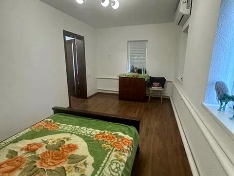 будинок за адресою Сухомлинського