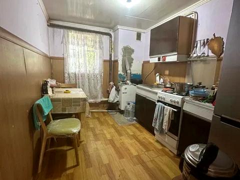 будинок за адресою Сухомлинського