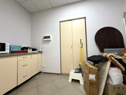 комерційна за адресою Андрія Малишка вул. (Льва Толстого), 81