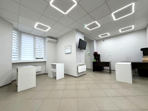 комерційна за адресою Андрія Малишка вул. (Льва Толстого), 81