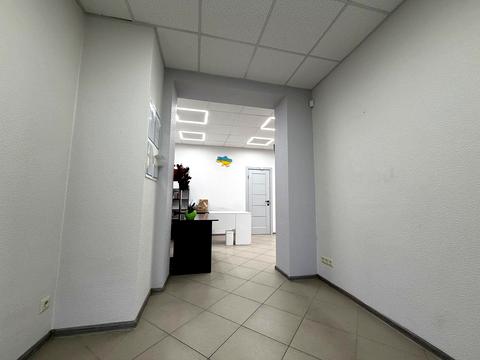 комерційна за адресою Андрія Малишка вул. (Льва Толстого), 81