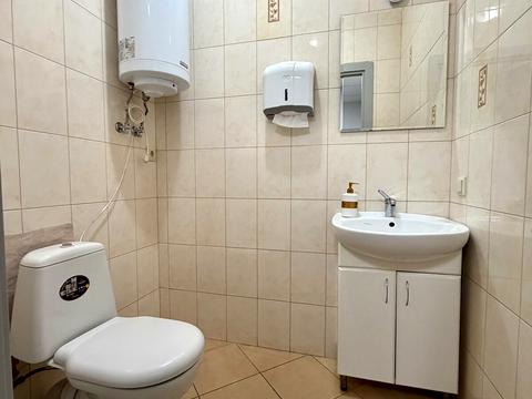 комерційна за адресою Андрія Малишка вул. (Льва Толстого), 81