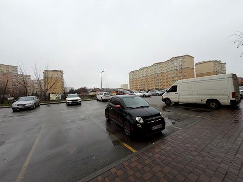 комерційна за адресою Андрія Малишка вул. (Льва Толстого), 81