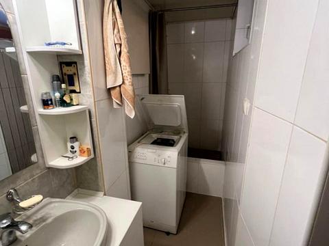 будинок за адресою Квітнева вул.