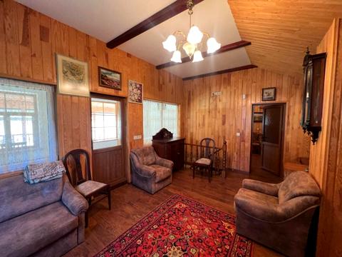 будинок за адресою Квітнева вул.