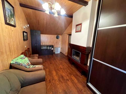 будинок за адресою Квітнева вул.