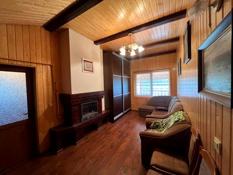 будинок за адресою Квітнева вул.